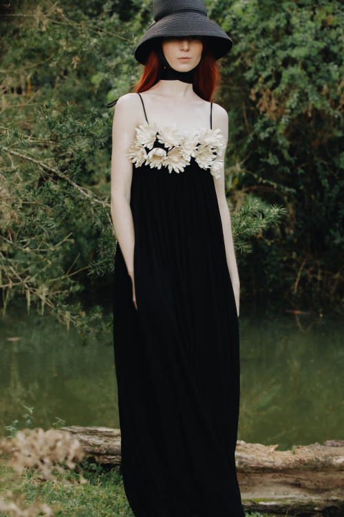 VESTIDO NINFA FLORES PRETO