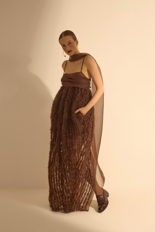 VESTIDO CARTAS TABACO